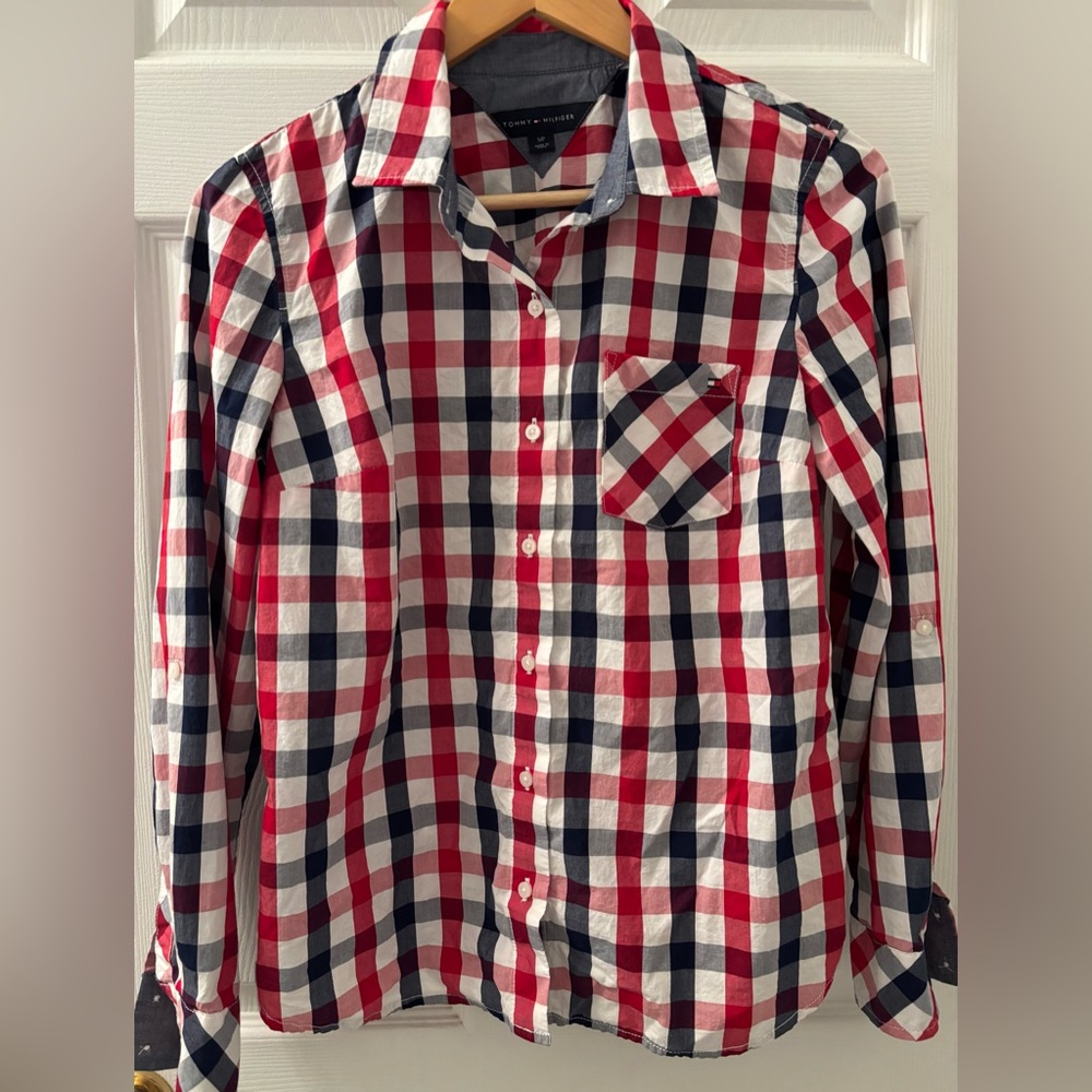 3/$25 Tommy Hilfiger Men’s Red and Navy Plaid Button Down Shirt Size Small
